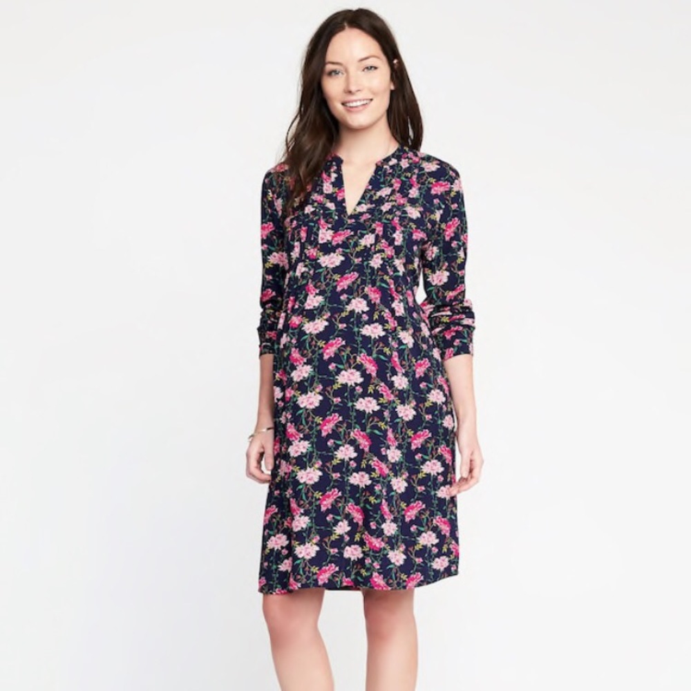 Small Old Navy maternity dress